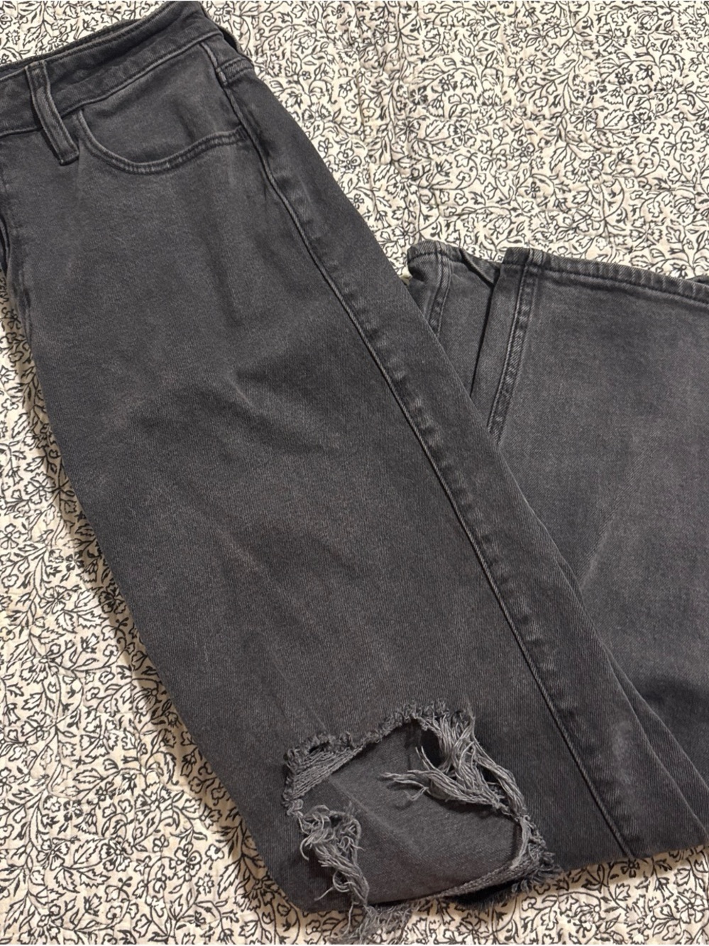 Hollister Black Distressed High Waisted Straight-Leg Jeans
